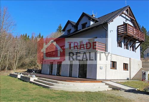 novostavba rodinného domu 350m2 + pozemek 34999m2